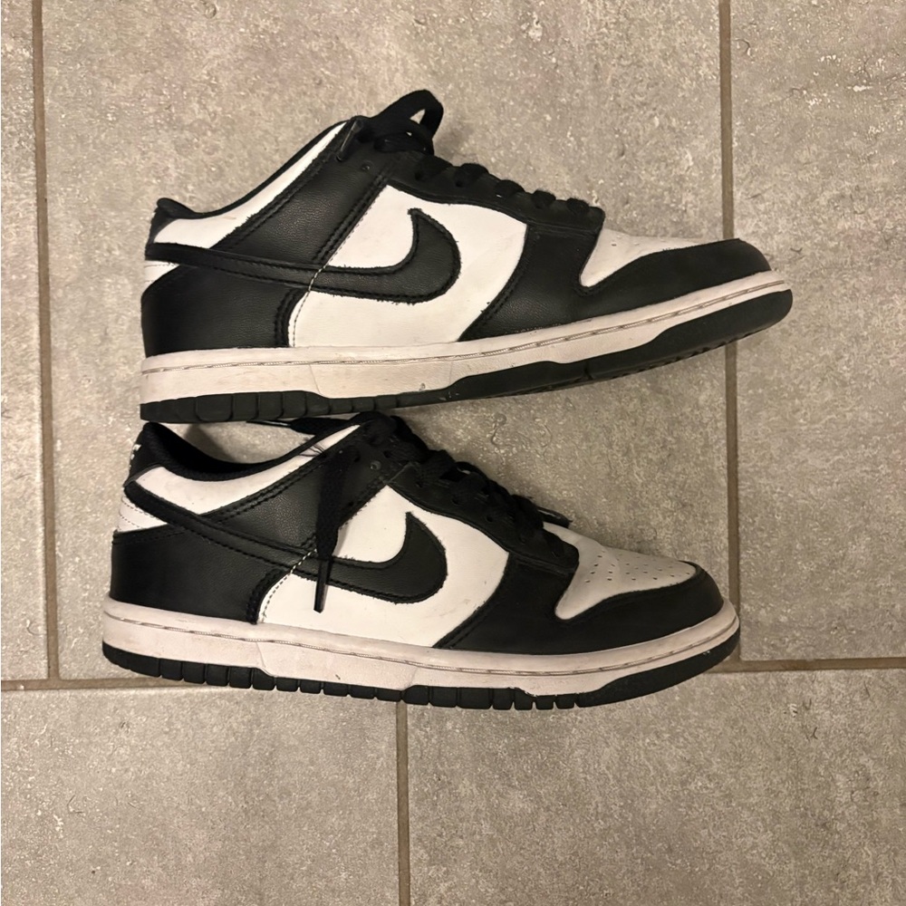 Nike Black and White Kids Low Top Sneakers